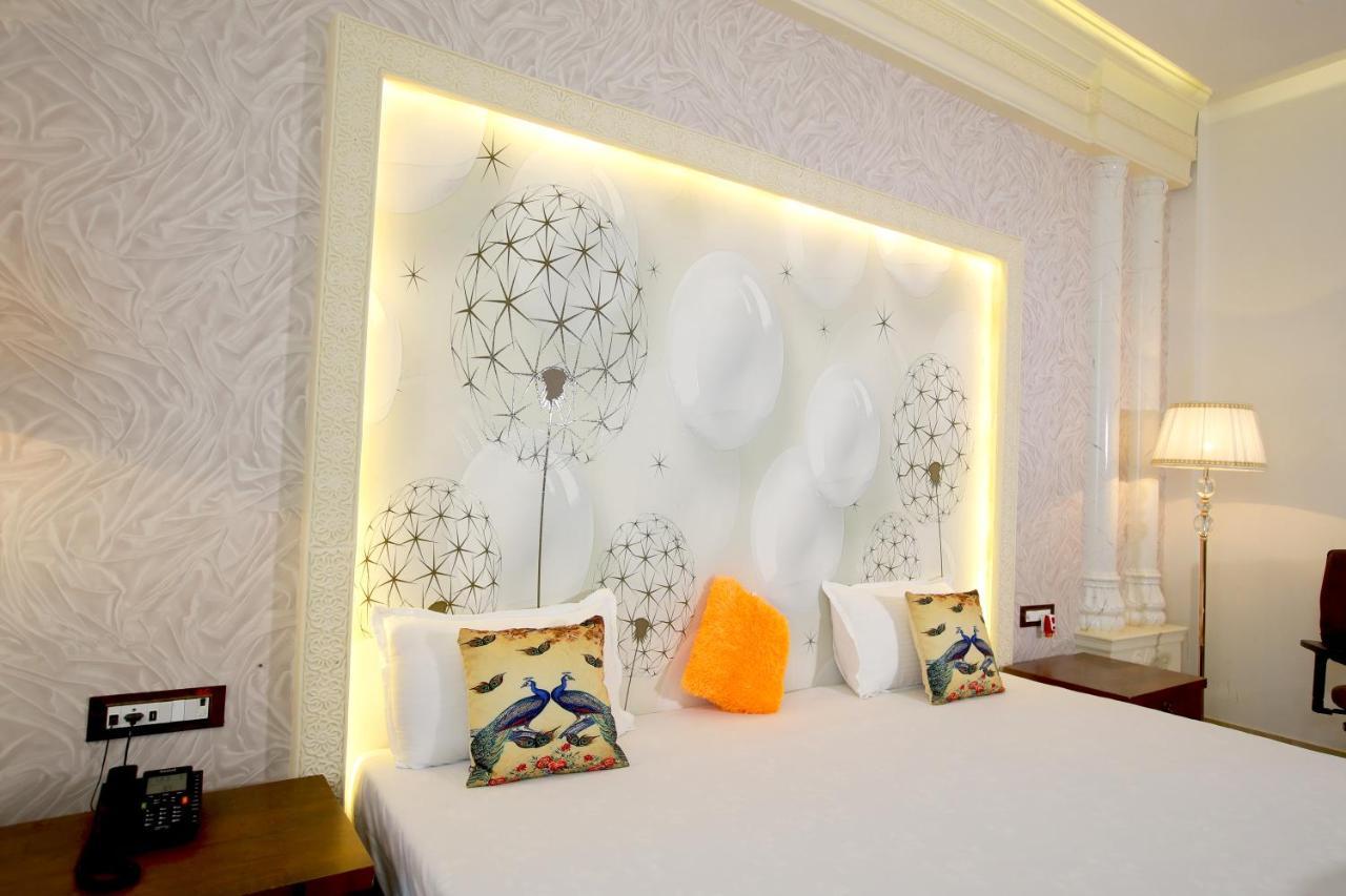 Maharaja The Royal Resort Thane Eksteriør billede