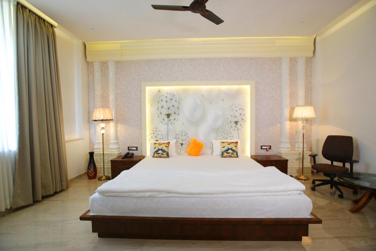 Maharaja The Royal Resort Thane Eksteriør billede