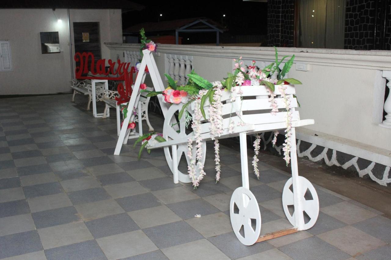 Maharaja The Royal Resort Thane Eksteriør billede