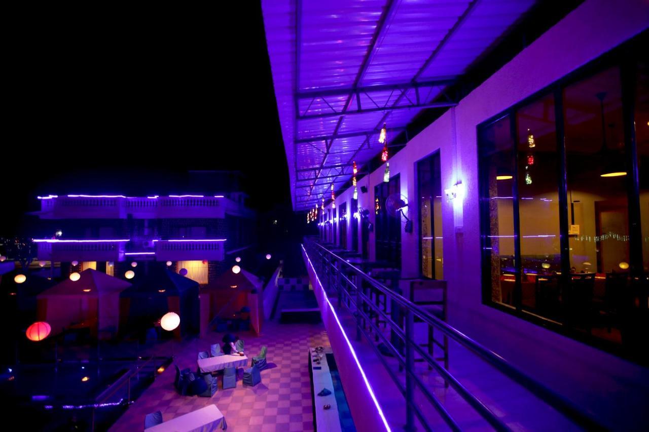 Maharaja The Royal Resort Thane Eksteriør billede