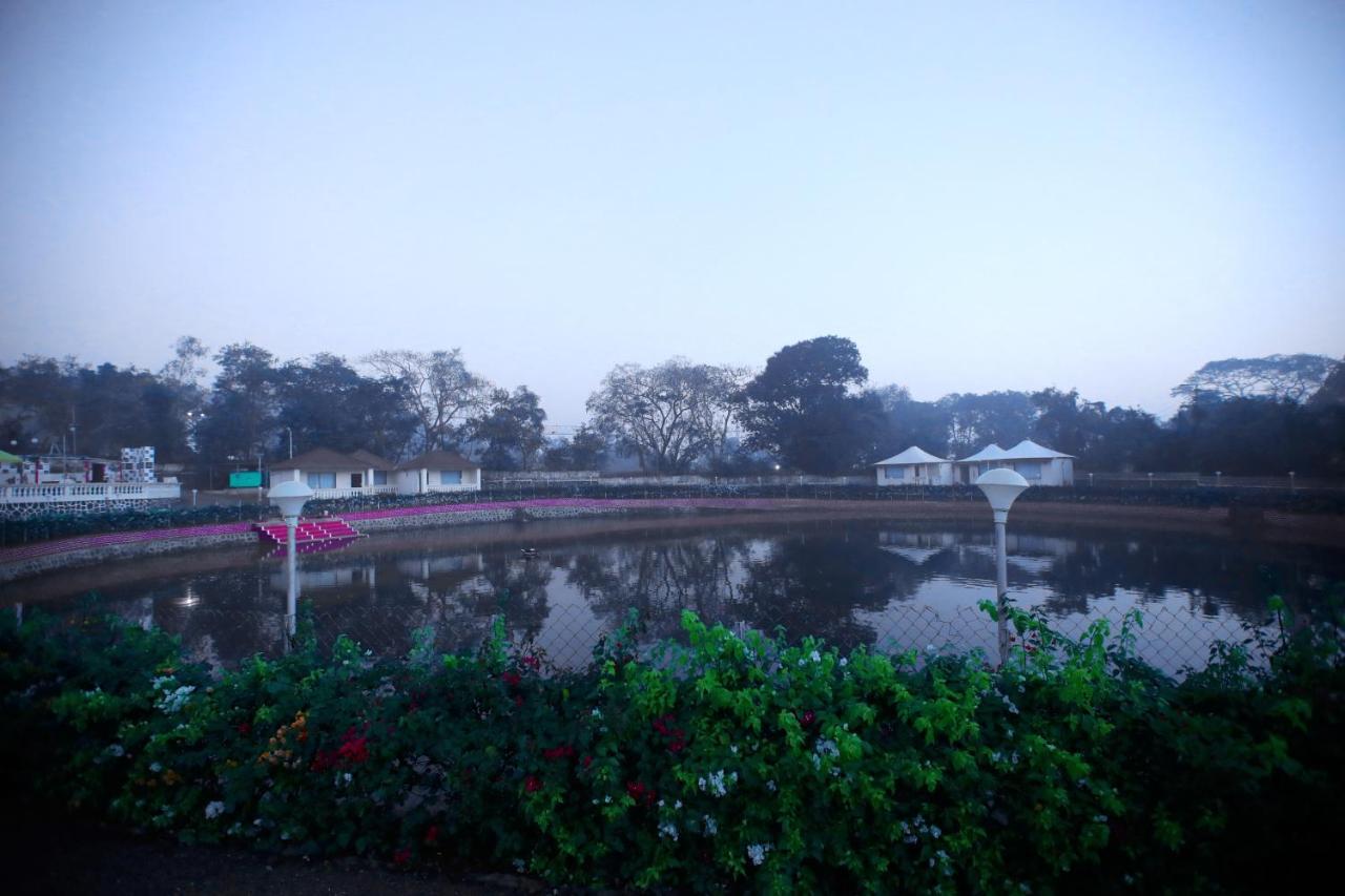 Maharaja The Royal Resort Thane Eksteriør billede
